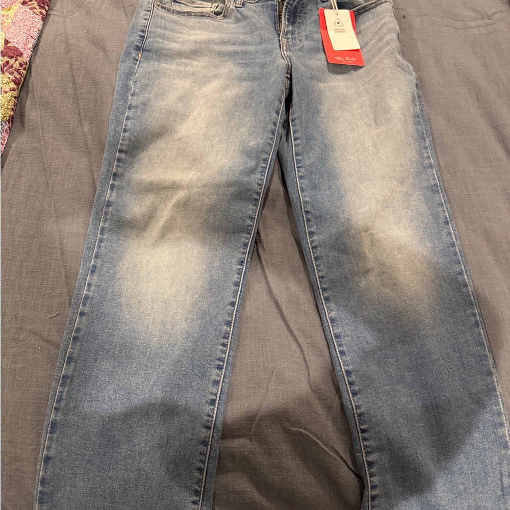 NWT- Lucky Brand Sweet Crop-Classic Blue Denim Jeans - Size 8 / 29